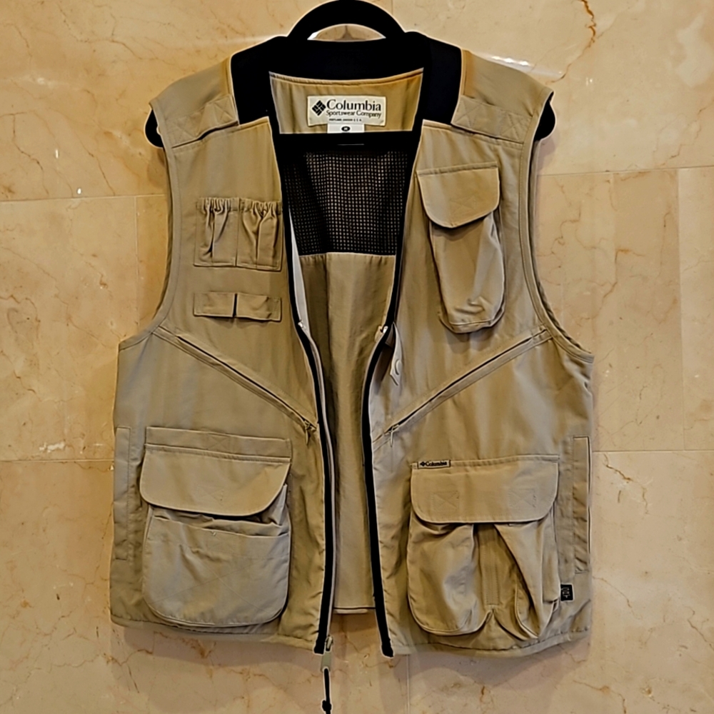 MEN'S COLUMBIA SPORTSWEAR KHAKI BEIGE FISHERMAN'S VEST SIZE MEDIUM $125